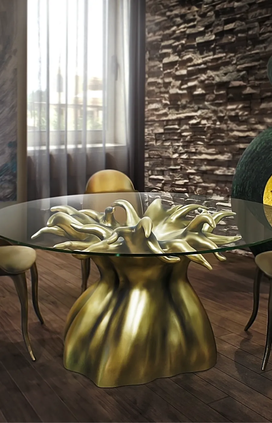 Ambiente de refeição com mesa de jantar Baobab em folha de ouro com cadeiras Luna