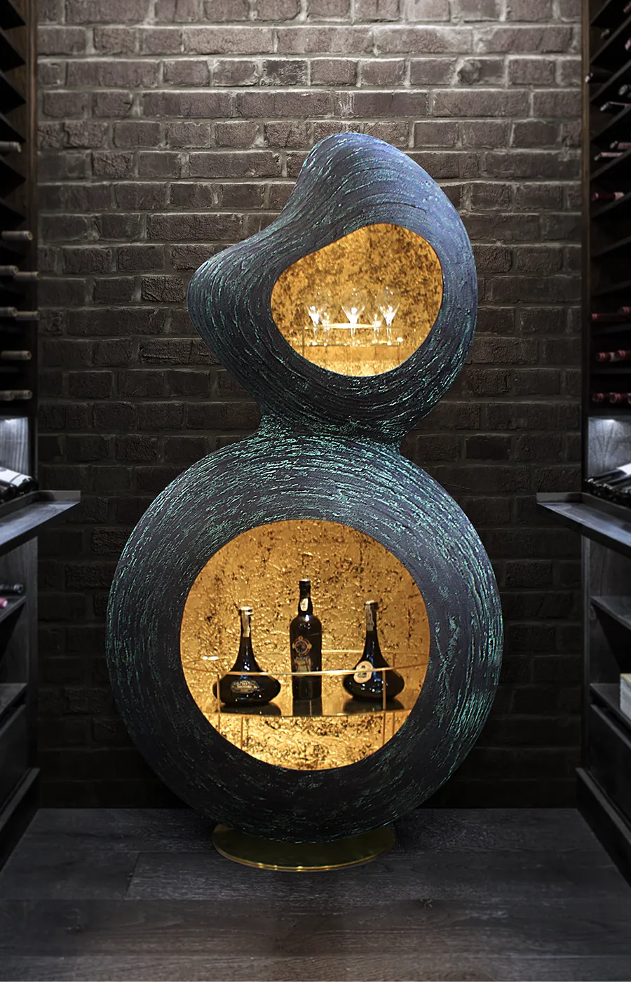 Ambiente de garrafeira caseira com bar Douro em verde texturado e interior em folha de ouro texturada