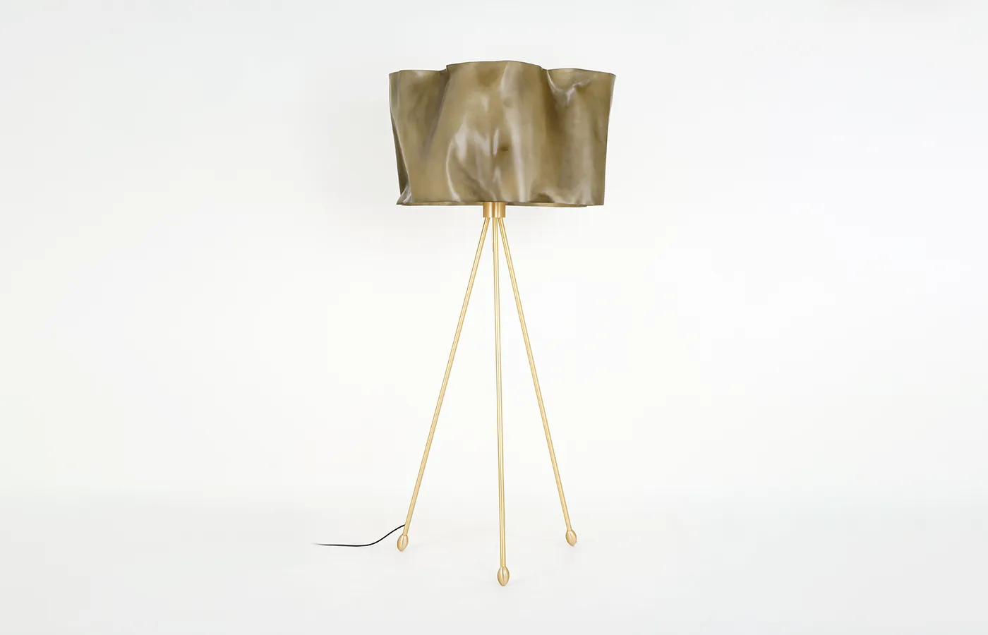Ruby floor lamp with brushed brass structure lampshade in aged natural fiberglass with lights off
