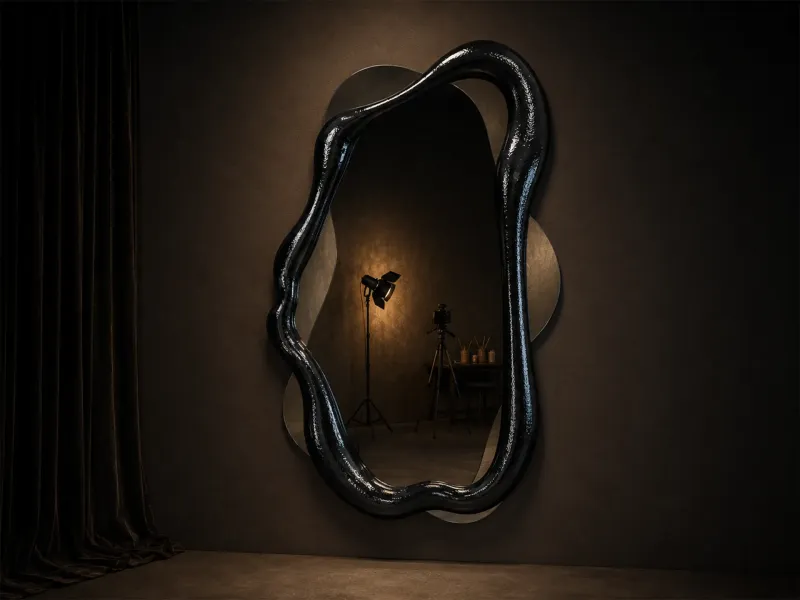 Twisted oval mirror